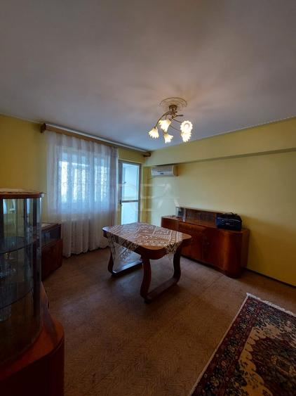 Apartament cu 4 camere decomandat, mobilat în Pantelimon