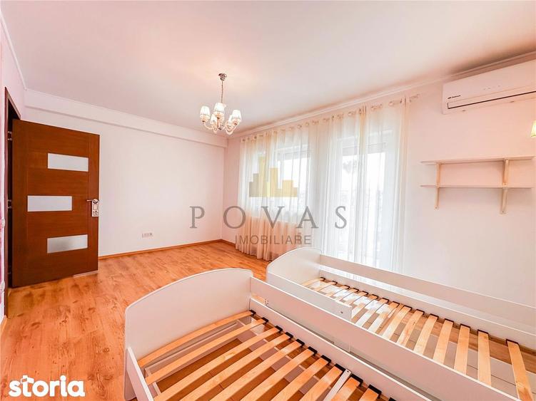 Casă cu 6 camere semidecomandat cu Teren 390 Mp în Tunari