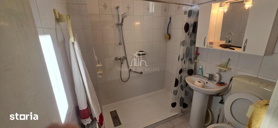 Casă cu 4 camere cu Teren 432 Mp în Central