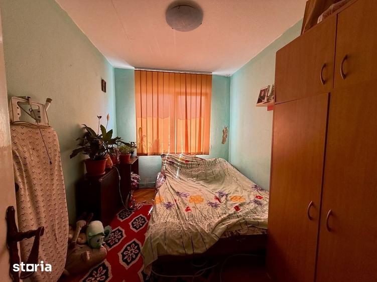 Apartament cu 3 camere semidecomandat în Circumvalațiunii
