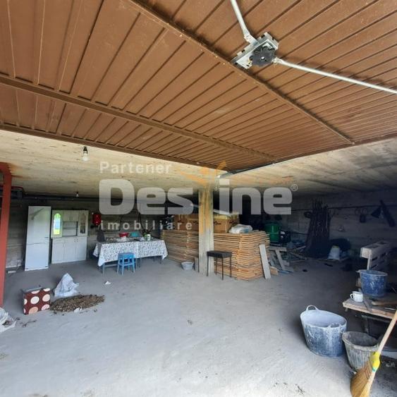 Casă individuală cu 5 camere cu Garaj în Muntenii de Sus