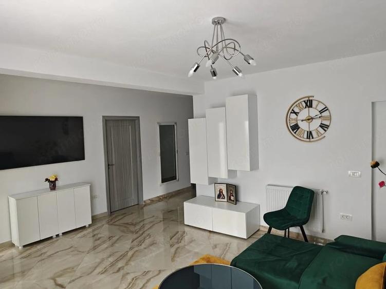 Casă cu Teren 6000 Mp în Bunești (Cotmeana)
