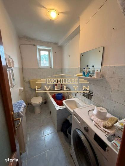 Apartament cu 3 camere semidecomandat în Central