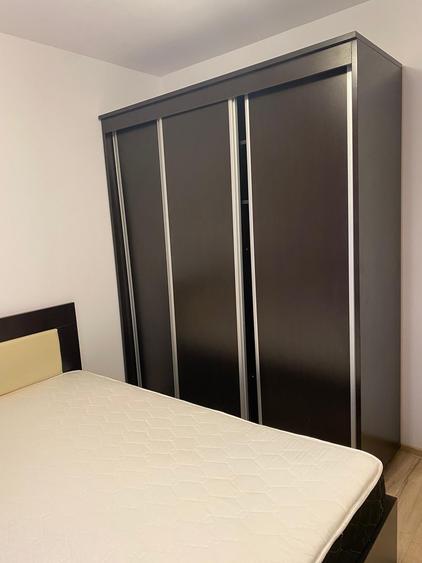 Apartament cu 3 camere decomandat, mobilat în Drumul Taberei