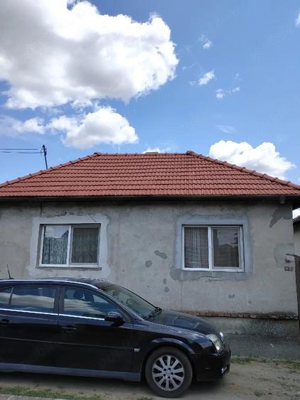 Casă cu 3 camere cu Teren 500 Mp în Bujac