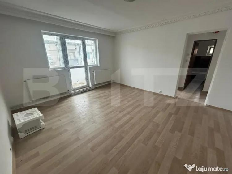 Apartament cu 2 camere semidecomandat în Micro 11
