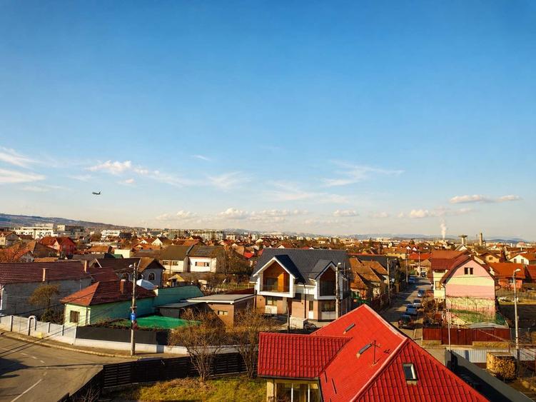 Apartament cu 5 camere decomandat, mobilat în Someșeni