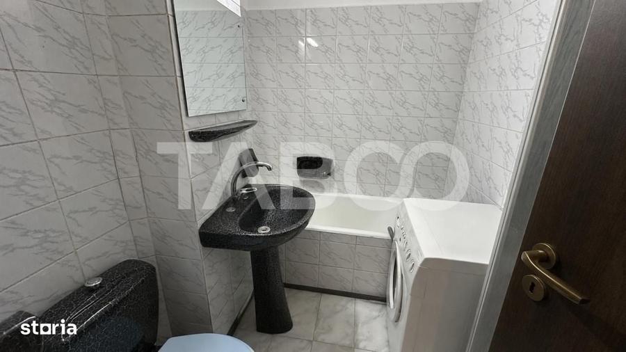 Apartament cu 4 camere decomandat în Ștrand