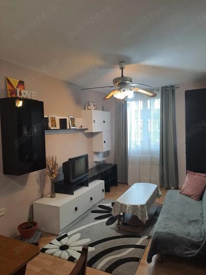 Apartament cu 3 camere semidecomandat în Dacia