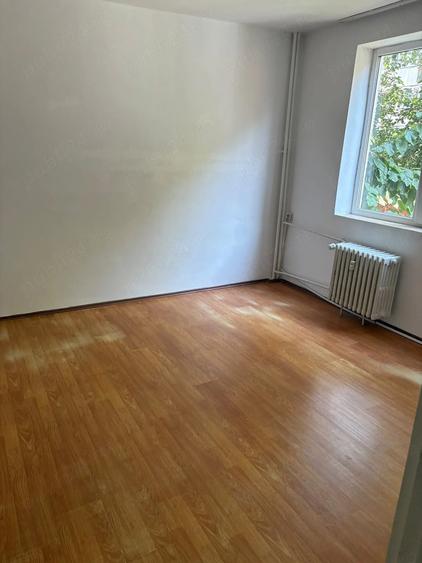 Apartament cu 3 camere decomandat în Rogerius