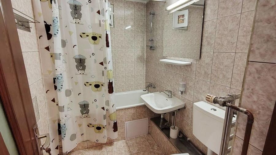 Apartament cu 3 camere decomandat, mobilat în Zorilor