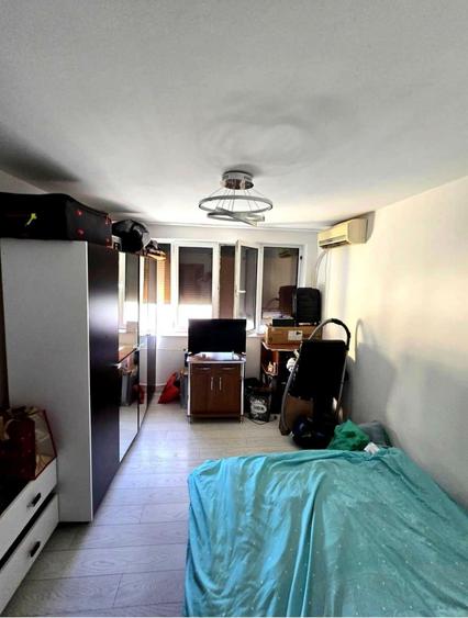 Apartament cu 3 camere decomandat în Colentina