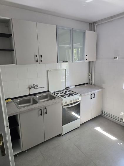 Apartament cu 3 camere decomandat în Simion Bărnuțiu