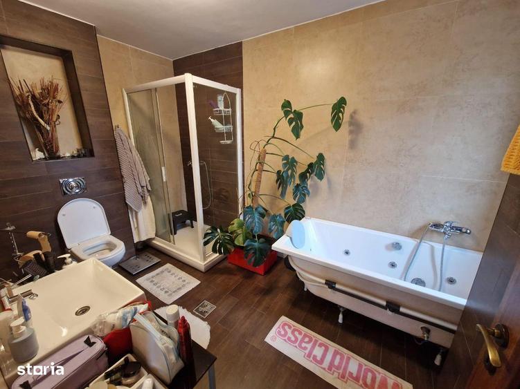 Apartament cu 3 camere, mobilat în Borhanci