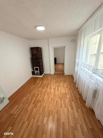 Casă cu 4 camere în Uiești