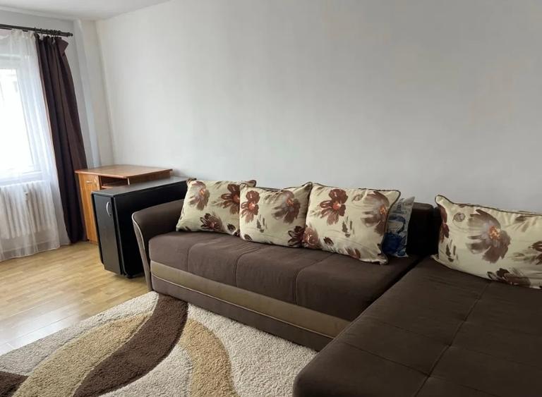Apartament cu 2 camere decomandat, mobilat în Nicolina