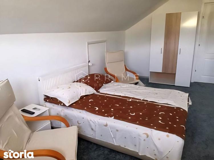 Casă cu 8 camere cu Teren 922 Mp în Livezeni