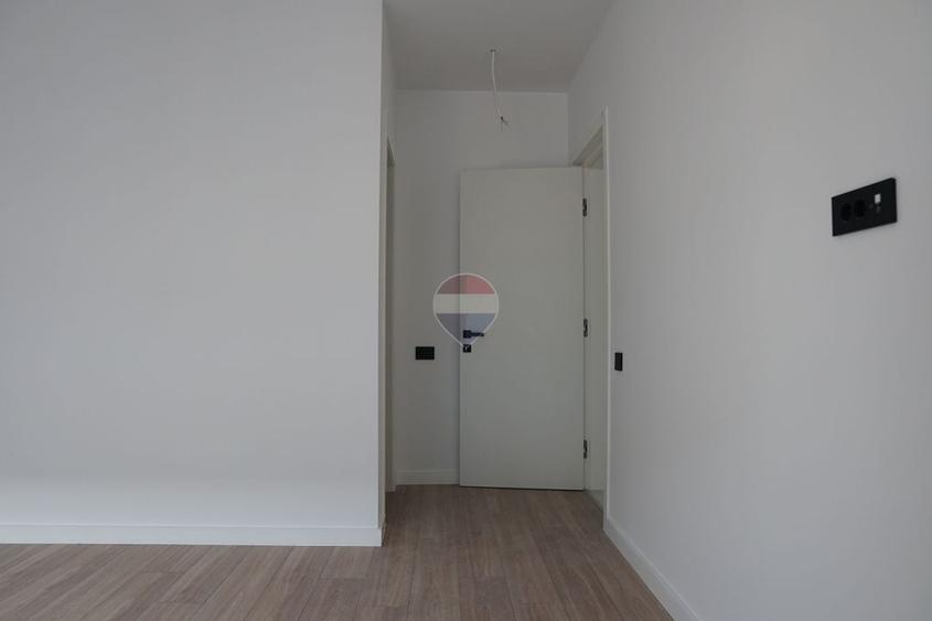 Apartament cu 3 camere decomandat în Theodor Pallady