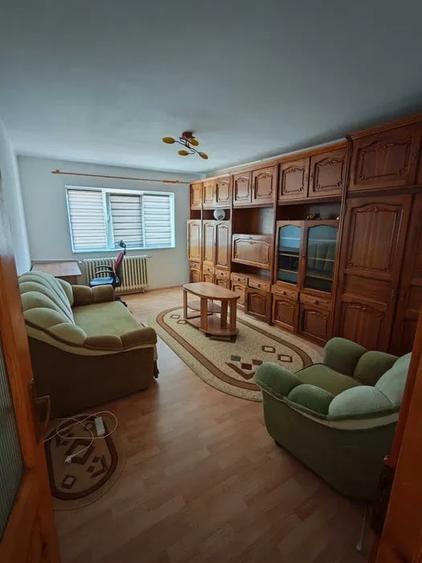Apartament cu 2 camere decomandat, mobilat în Sud