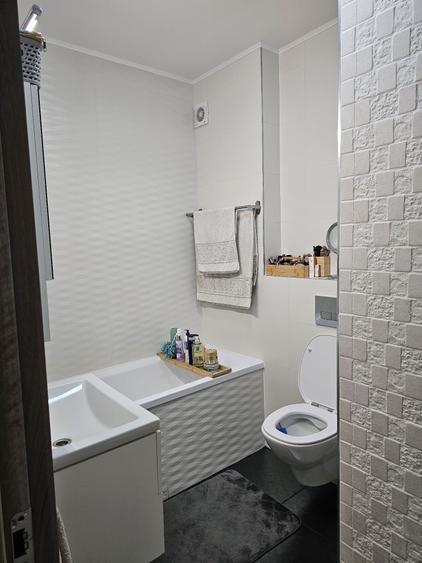 Apartament cu 3 camere decomandat în Sânnicoară