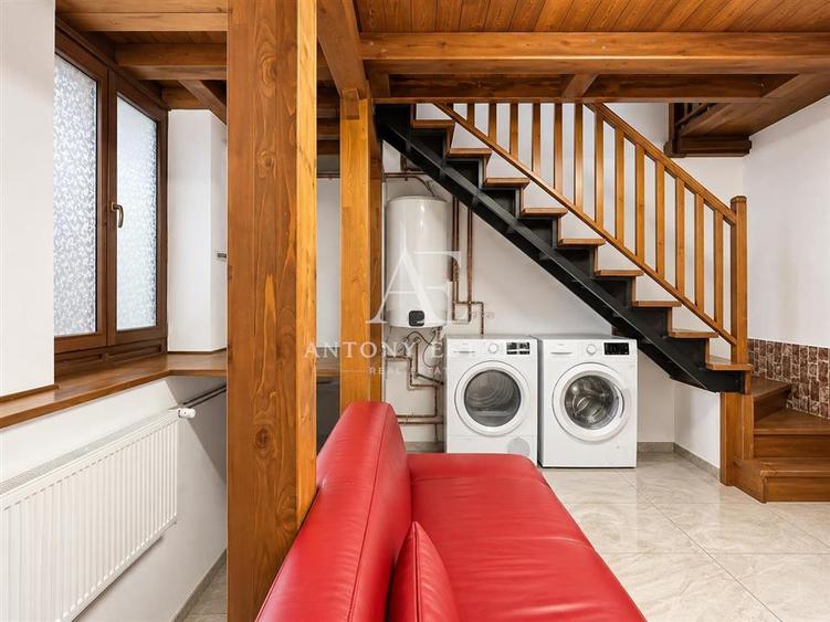 Apartament cu 3 camere semidecomandat, mobilat în Ultracentral