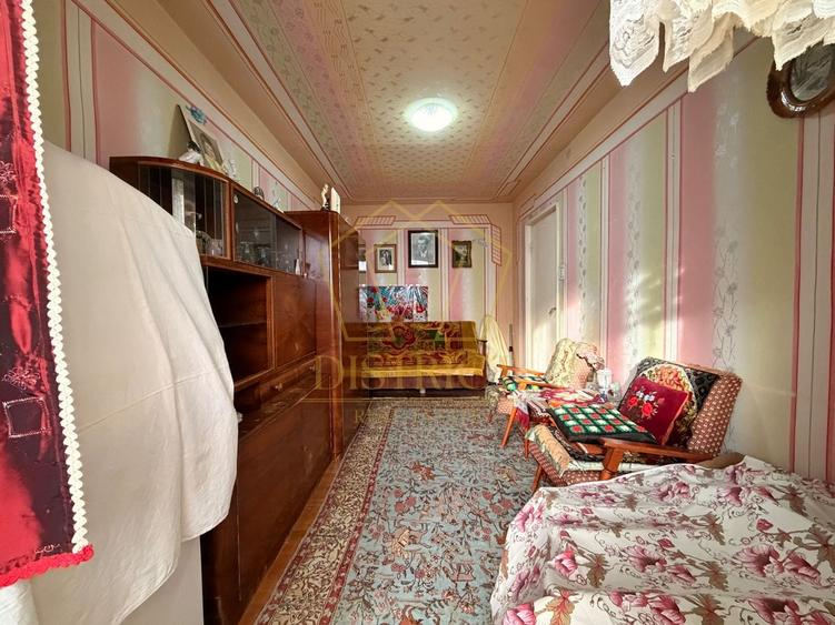 Apartament cu 3 camere decomandat în Buziașului