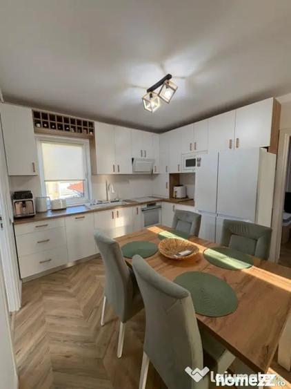 Apartament cu 3 camere decomandat în Central