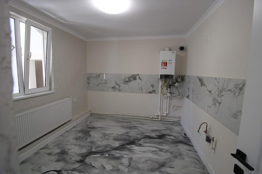 Casă individuală cu 3 camere cu Canalizare în Siderurgiștilor
