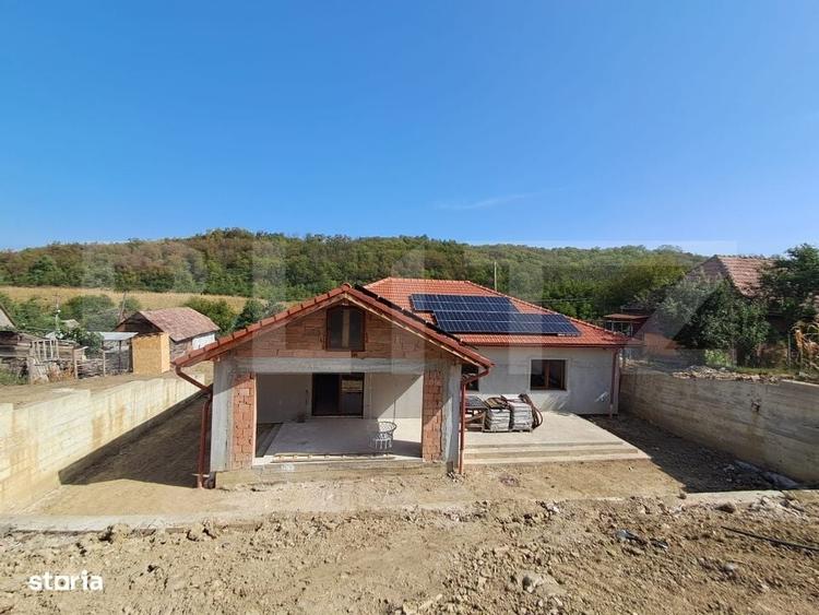 Casă cu 3 camere în Sărmășel