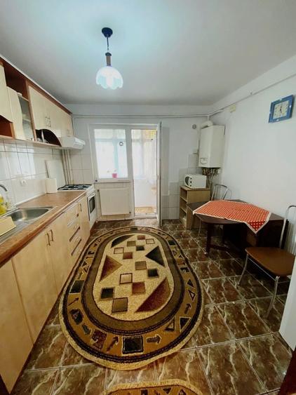 Apartament cu 3 camere decomandat în Exterior Vest