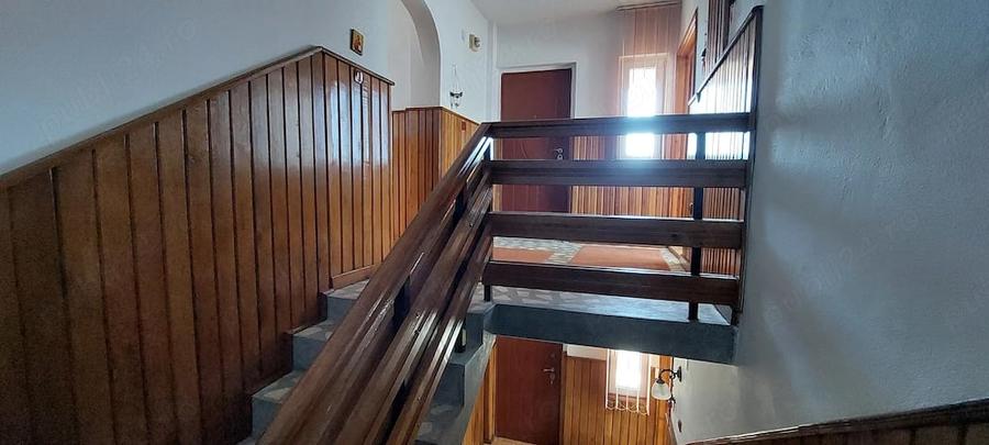 Casă cu 5 camere cu Teren 1209 Mp în Central