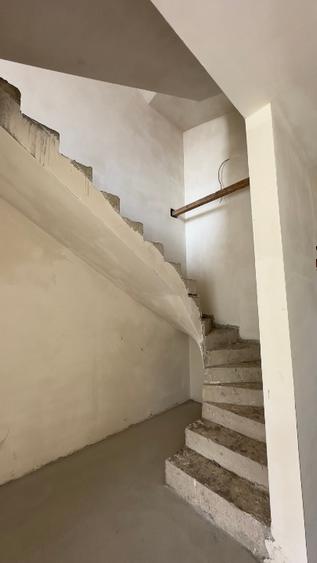 Duplex cu 5 camere cu Canalizare în Sud-Vest