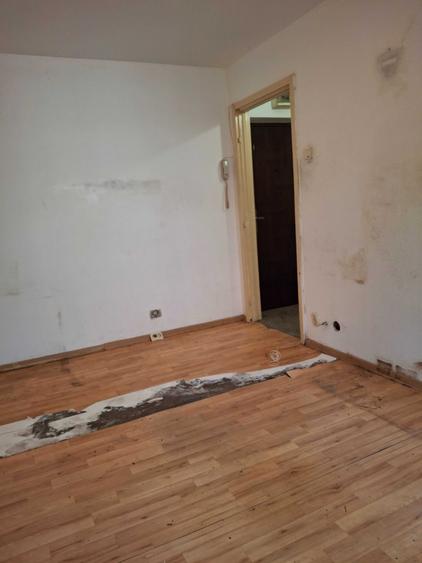 Garsonieră decomandată în Drumul Taberei