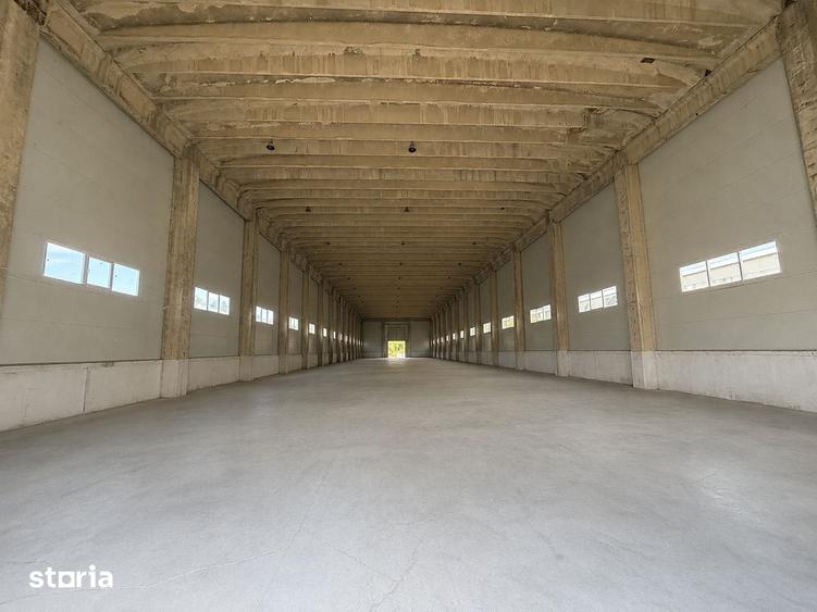 Spațiu comercial, de 1,000 mp, în Cug
