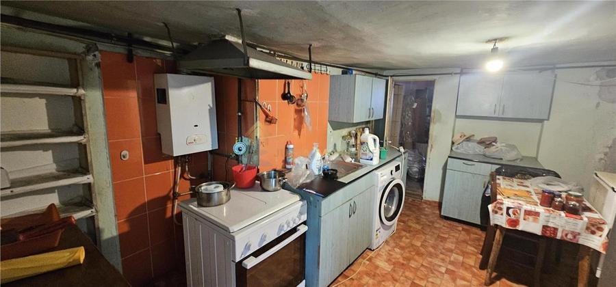 Casă individuală cu 5 camere cu Canalizare în Zorilor