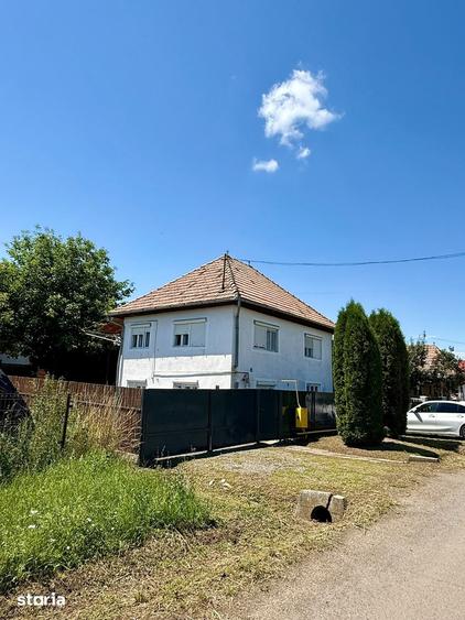 Casă cu 4 camere cu Teren 1900 Mp în Frunzeni