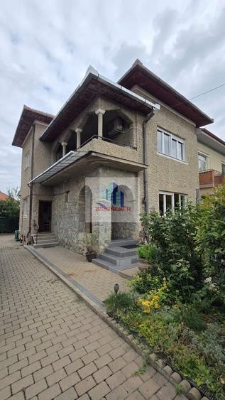 Casă individuală cu 4 camere cu Canalizare în Andrei Mureșanu