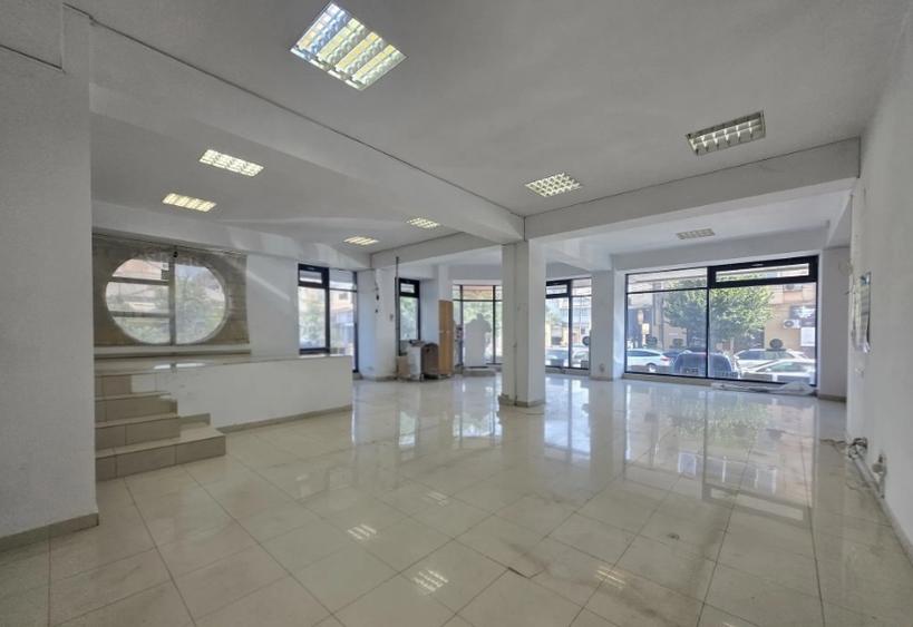 Spațiu comercial, de 140 mp, în Central