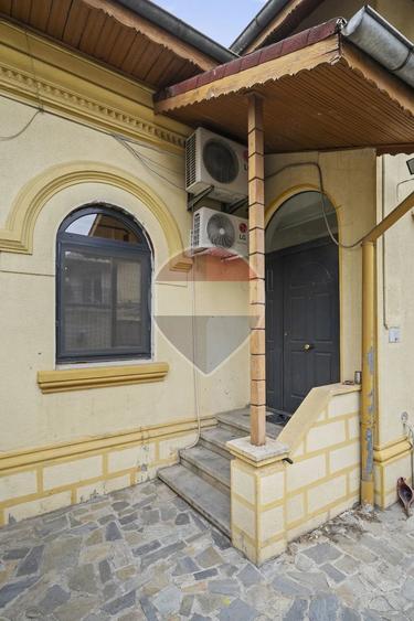 Casă cu 7 camere cu Teren 240 Mp în Parcul Circului