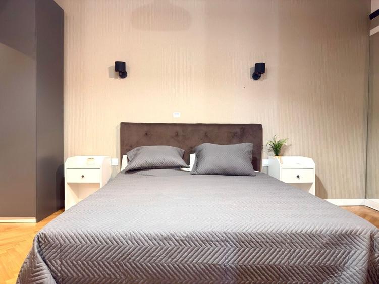 Apartament cu 5 camere decomandat, mobilat în P-ța Universității