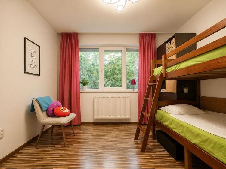 Apartament cu 4 camere decomandat, mobilat în Tomis III