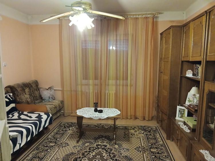 Casă individuală cu 3 camere cu Canalizare în Central