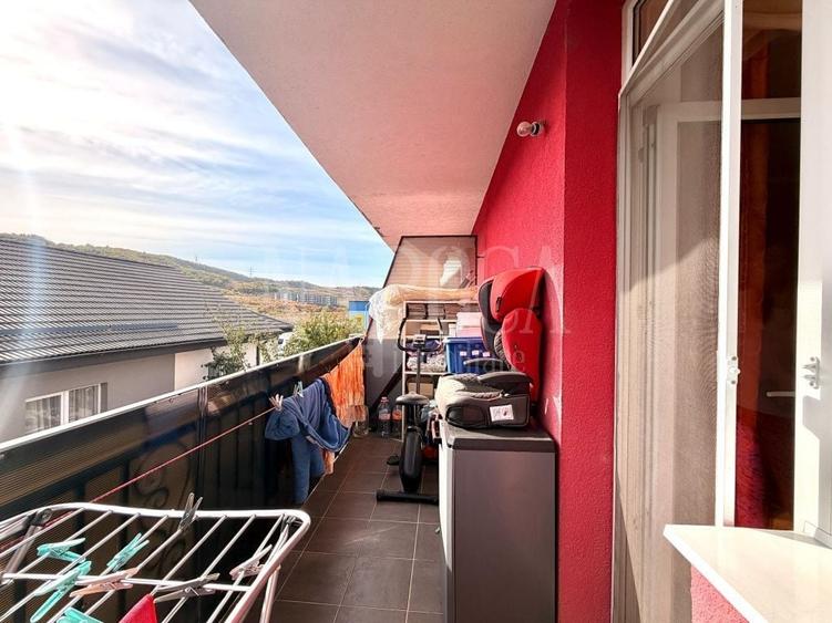 Apartament cu 3 camere semidecomandat în Florești