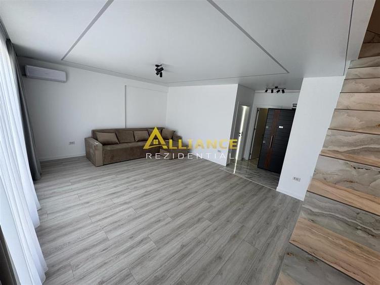 Penthouse cu 3 camere decomandat în Apărătorii Patriei