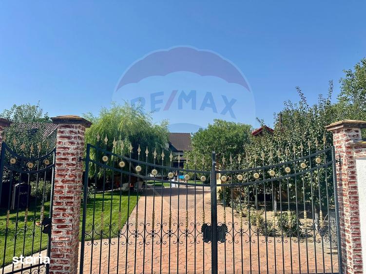 Casă cu 6 camere cu Teren 1180 Mp în Râfov