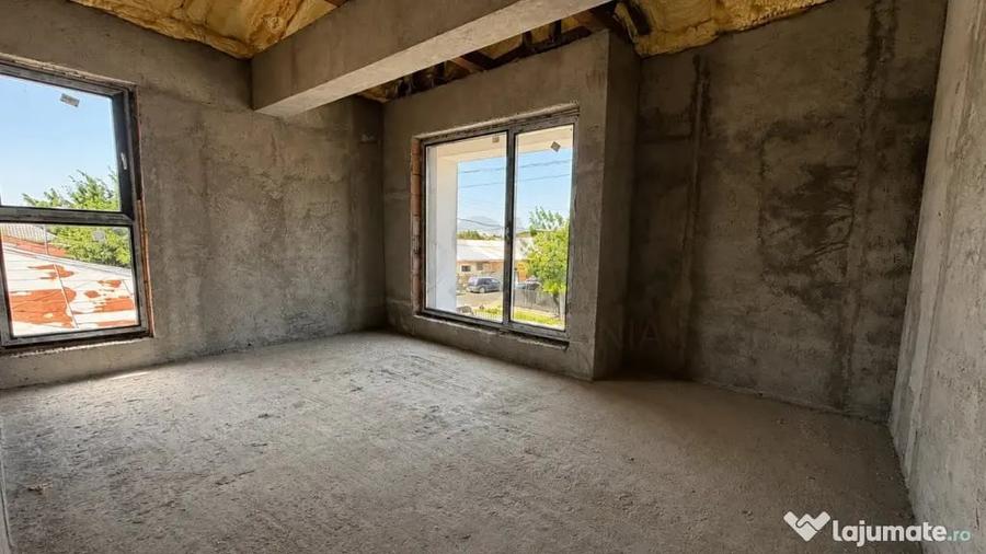 Casă cu 5 camere cu Teren 252 Mp în Central