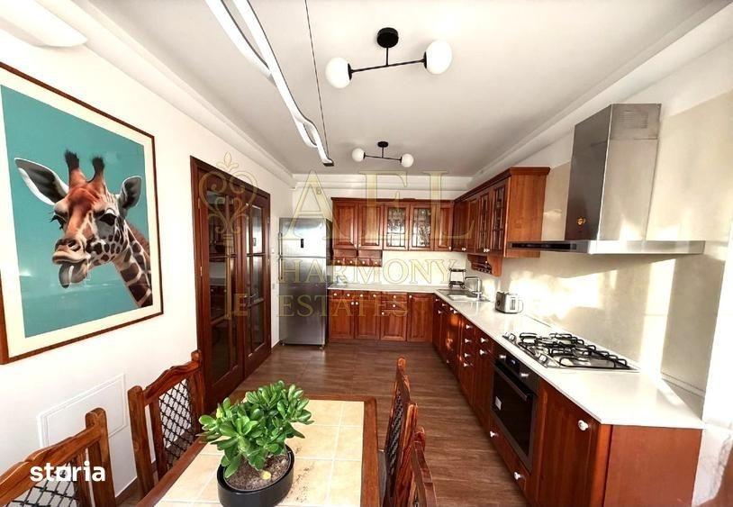 Apartament cu 3 camere, mobilat în Tei