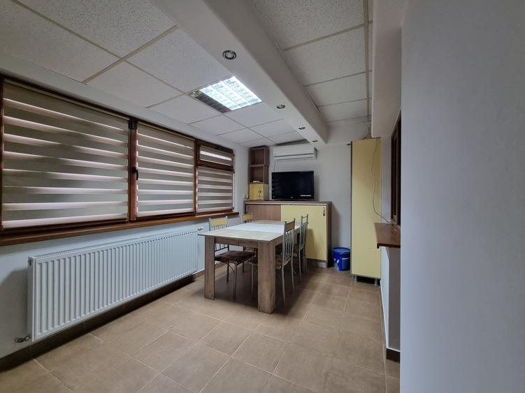 Apartament cu 3 camere decomandat, mobilat în Ștefan cel Mare