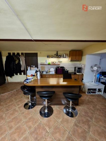 Apartament cu 3 camere semidecomandat, mobilat în P-ța Maria