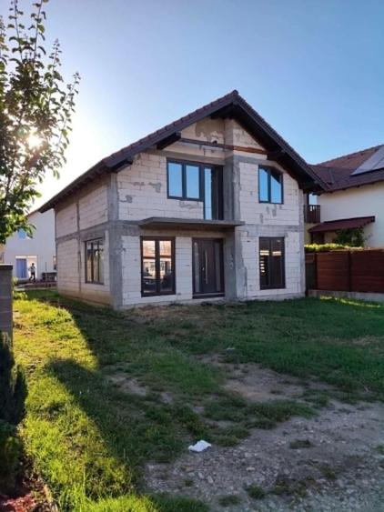 Casă cu 3 camere în Livada